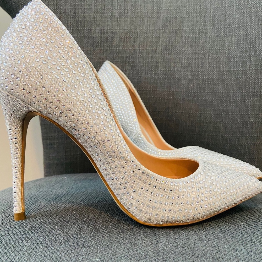 Daisie Steve Madden Rhinestone Pump